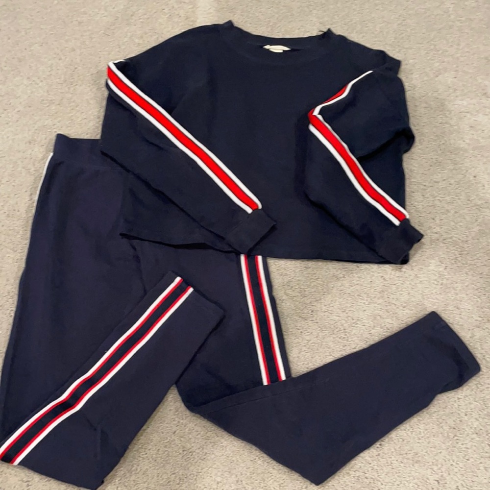 H&M girls navy blue striped set. Pants size 13-14 top size 12-14